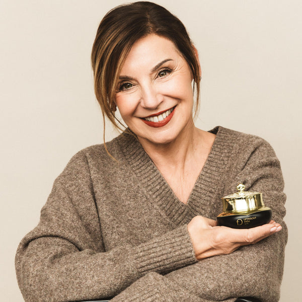 Liftingový krém pro vyhlazení vrásek a zpevnění kontur tváře