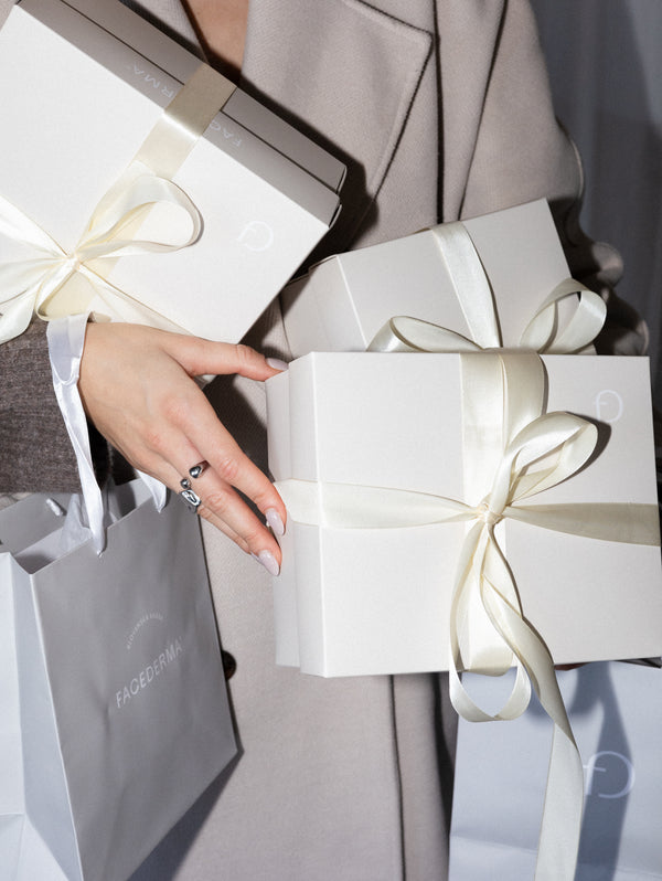 VÁNOČNÍ HYDRATAČNÍ SET: Tělový olej s hedvábím + Duo balení krémů